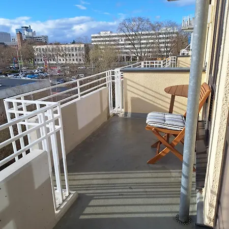 Tinyflat33 In Mit Internet Balkon Stellplatz Magenta Tv Apartamento
