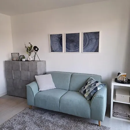 Apartamento Tinyflat33 In Mit Internet Balkon Stellplatz Magenta Tv Coblenza