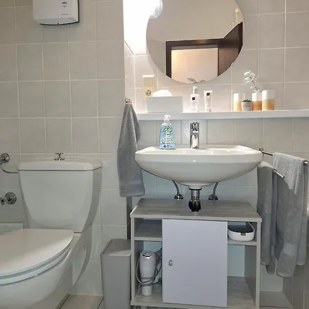 Tinyflat33 In Mit Internet Balkon Stellplatz Magenta Tv Κόμπλεντς